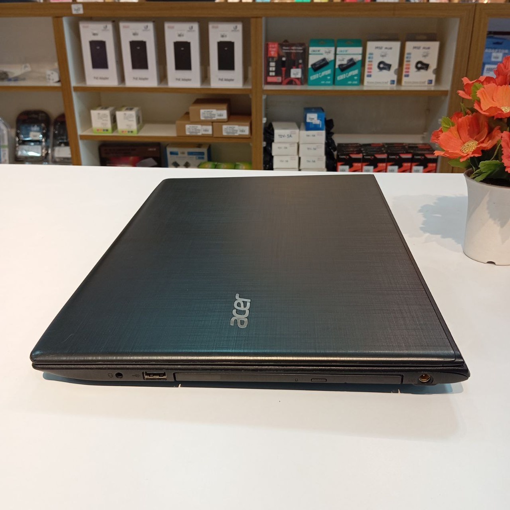 Acer Aspire E5-553G (AMD A10, 8GB, 1000GB HDD, Graphic 2GB)