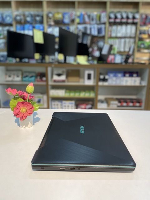 Asus X570ZD (Ryzen 5- 2500U, 8GB, SSD 120GB + 1TB HDD , GTX1050 4GB, 15.6") Black